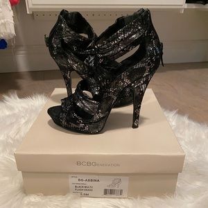 BCBGENERATION abbina platform heels Sz 5.5